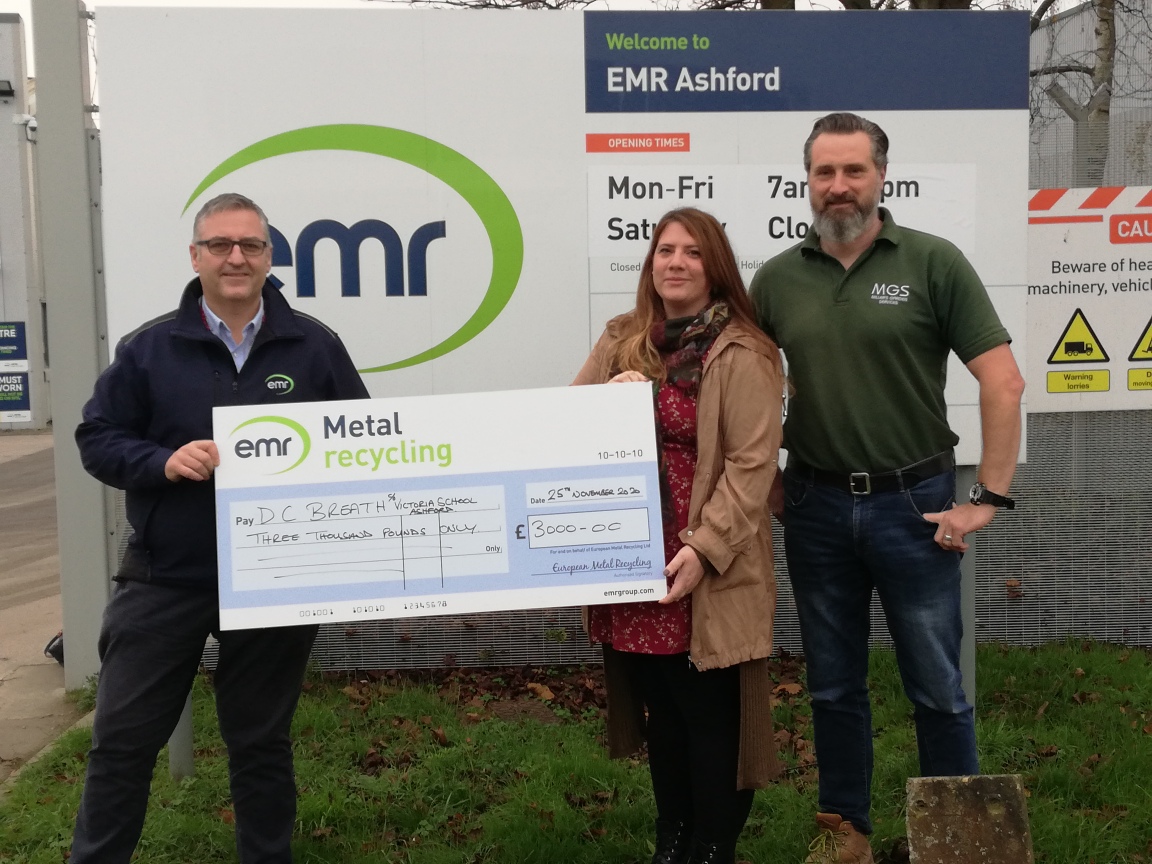 EMR Ashford awards donation to the Victoria Road Primary School