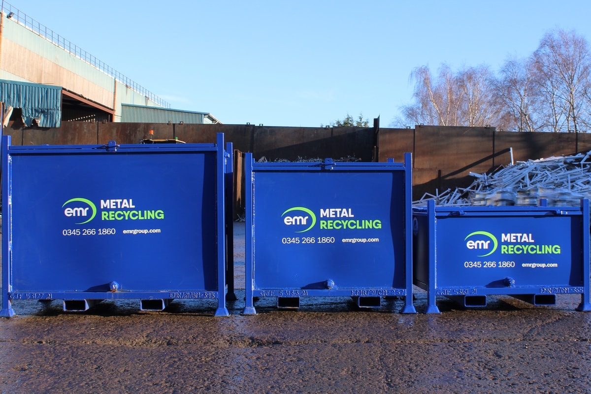 Small stillage bins for waste metal collection