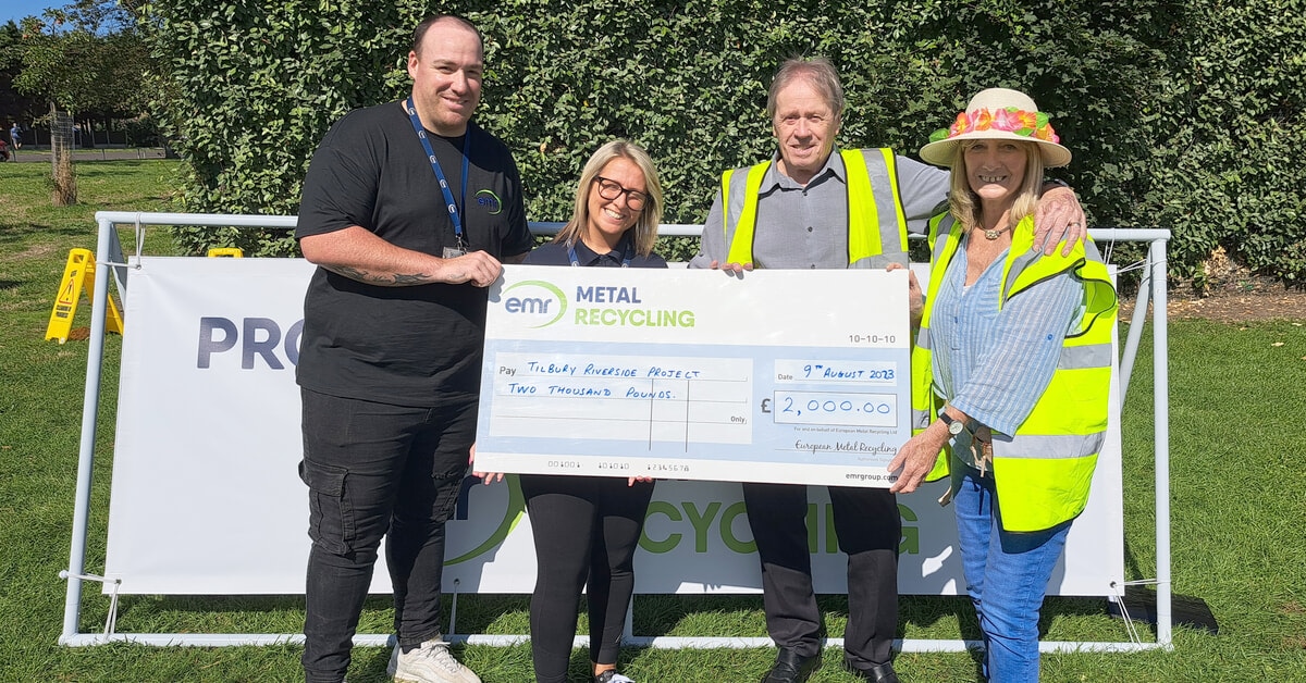 Tilbury in the Park receiving cheque from EMR